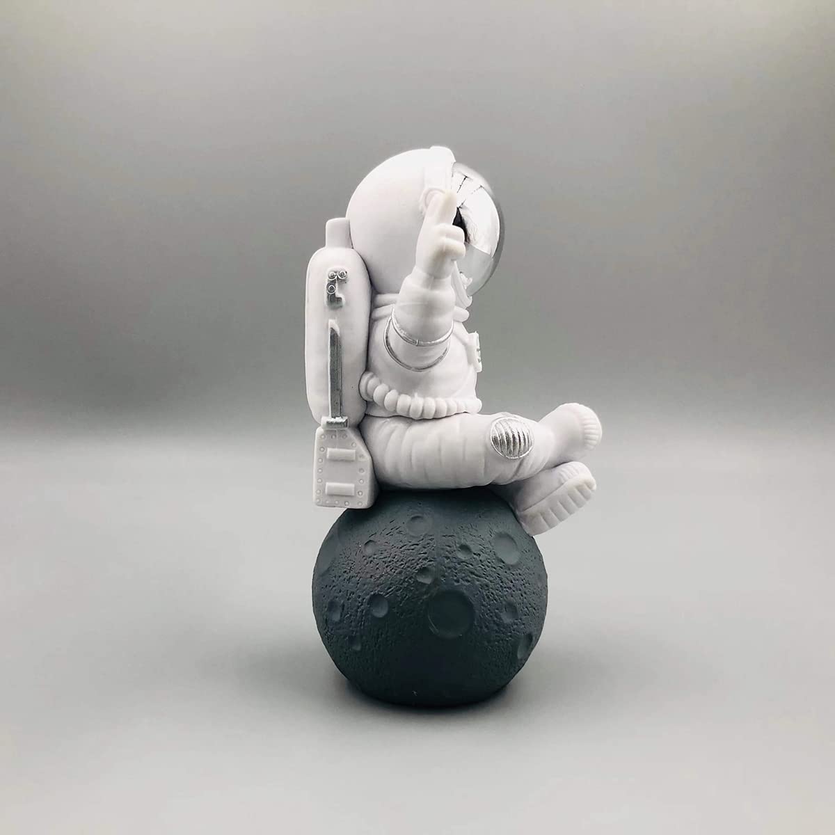 Ecacon Figurine Astronaut Statue Spaceman D  Cor,Desktop & Tabletop Decorative Cute Mini Space Figure Ornament,Cake Toppers Deco