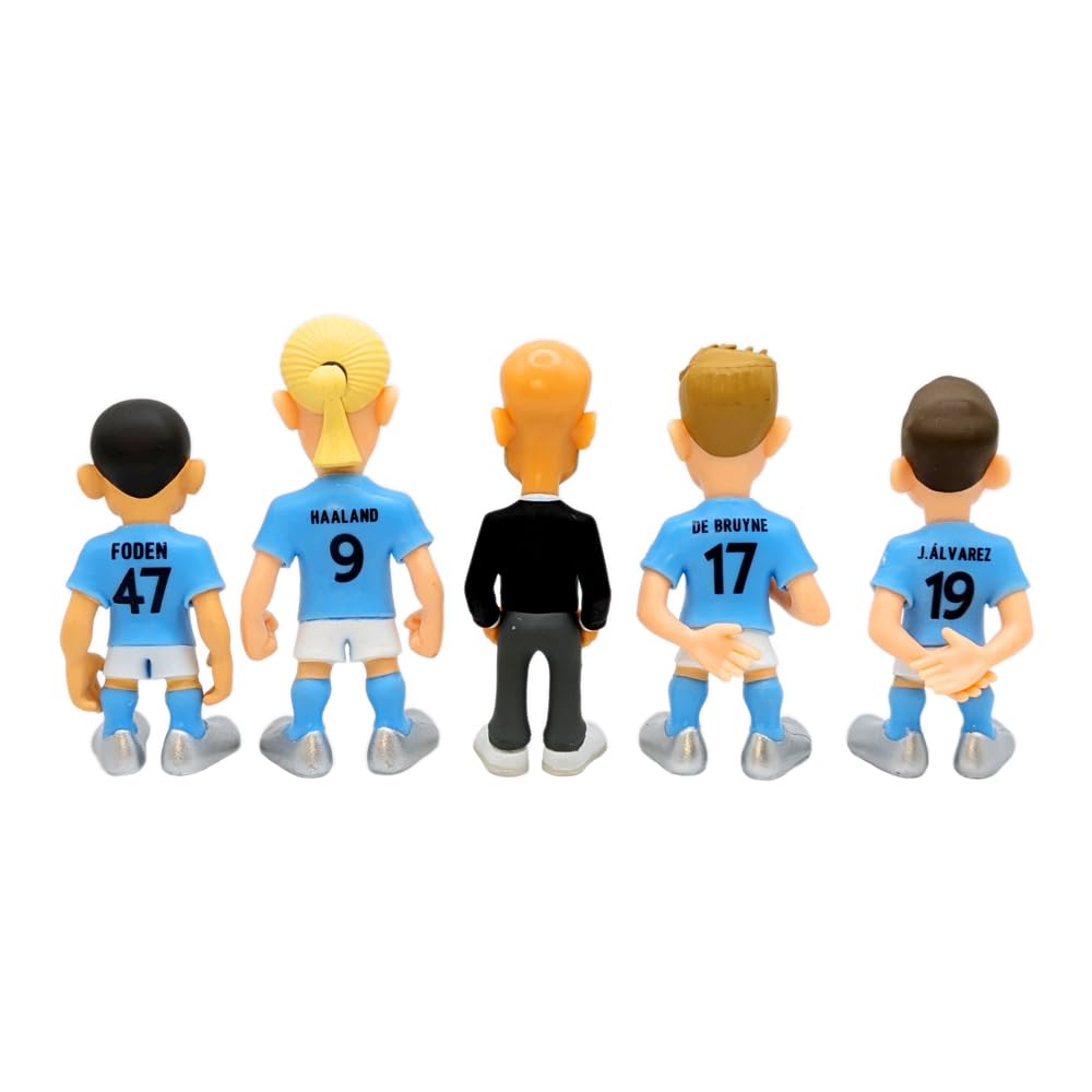 Minix Collectible Figurines - 5-Pack Of 7Cm Soccer Players - A Miniature Marvel For Every Football Enthusiast.