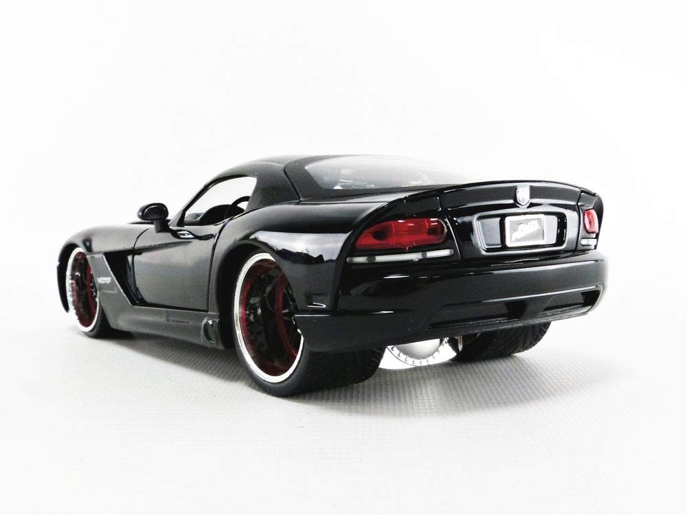 Jada Toys Fast & Furious Lettys Dodge Viper SRT 10 124 Scale Diecast car Black