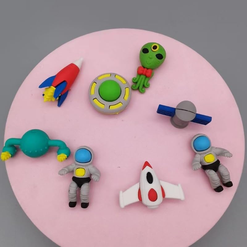Kleeblatt Space Erasers For Kids Bulk 70Pcs,Puzzle Assembled Mini Fun Desk Pets For Kids Classroom, Treasure Box Prizes,Party Fa