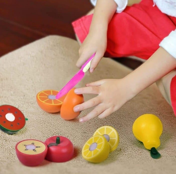 Bestonl Realistic Sliceable 7 Pcs Fruits Cutting Play Toy Set, Can Be Cut in 2 Parts, Assorted