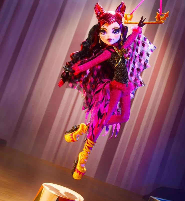 Monster High Freak Du Chic Draculaura Figure - SDCC 2023 Exclusive, Pink Collectible Doll