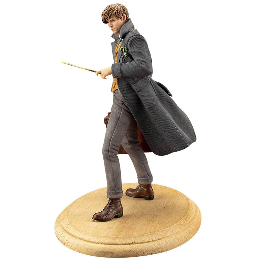 Kotobukiya Sv229 Fantastic Beasts: The Crimes Of Grindelwald: Newt Scamander Artfx+ Statue, Multicolor