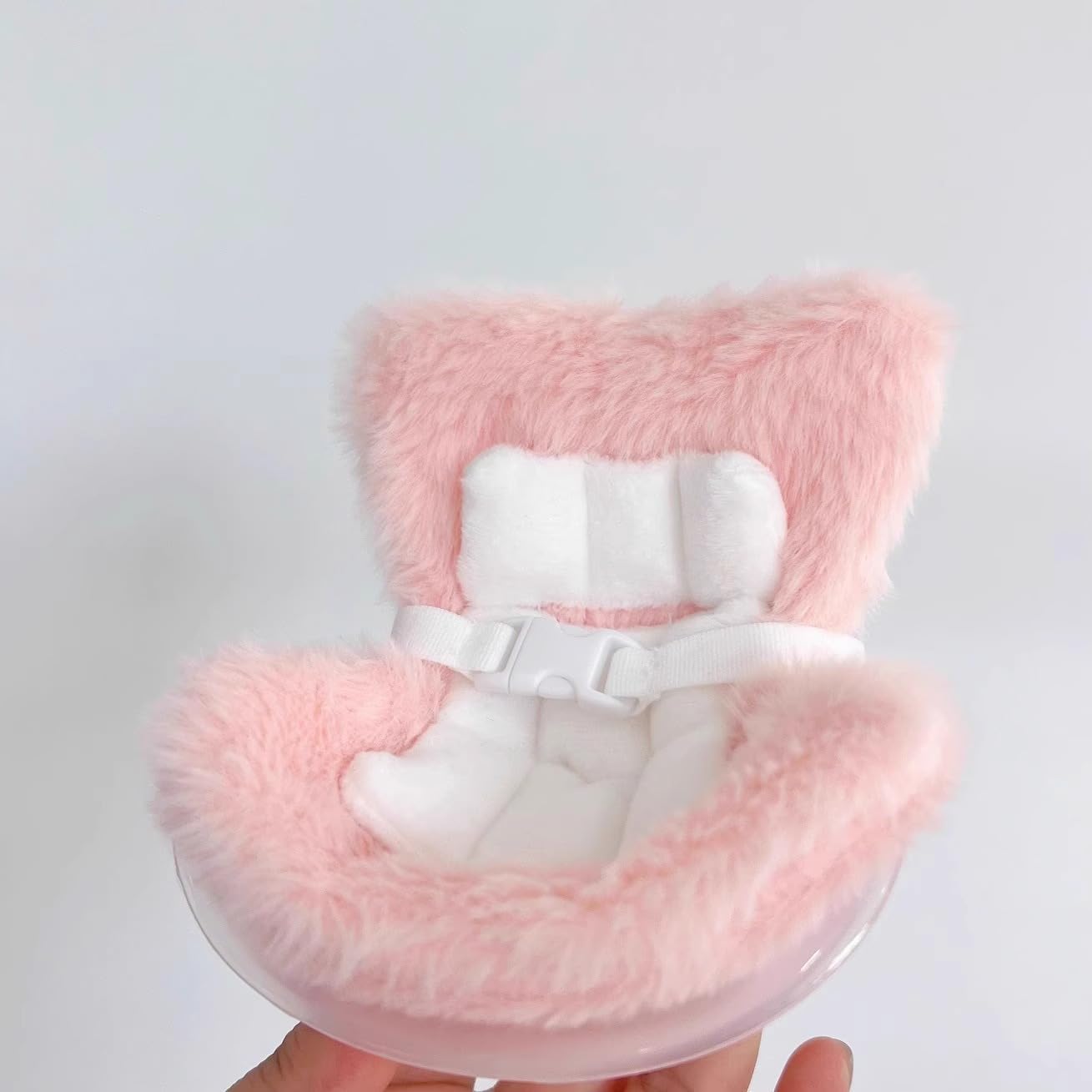 NUJOLI La-bubu Car Seat with Soft Furry Cushion for 10-17cm Dolls, La-bubu Accessories, Car Air Vent Decor, Includes Seat Leg fo