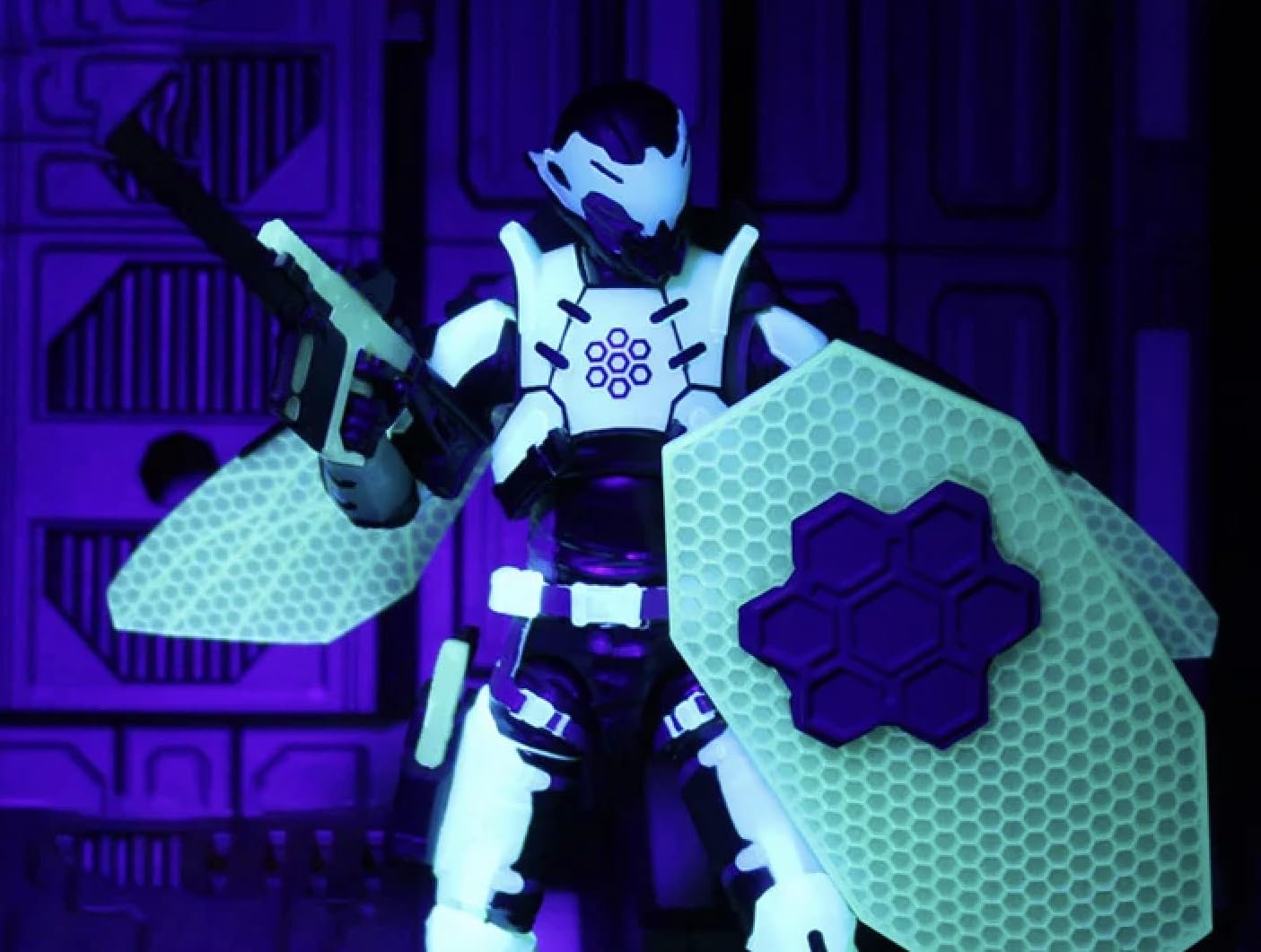 Action Force Valaverse Series 4 Swarm Tracer Premium 6-Inch Scale Action Figure With Multiple Accessories & Glows In Darkness.