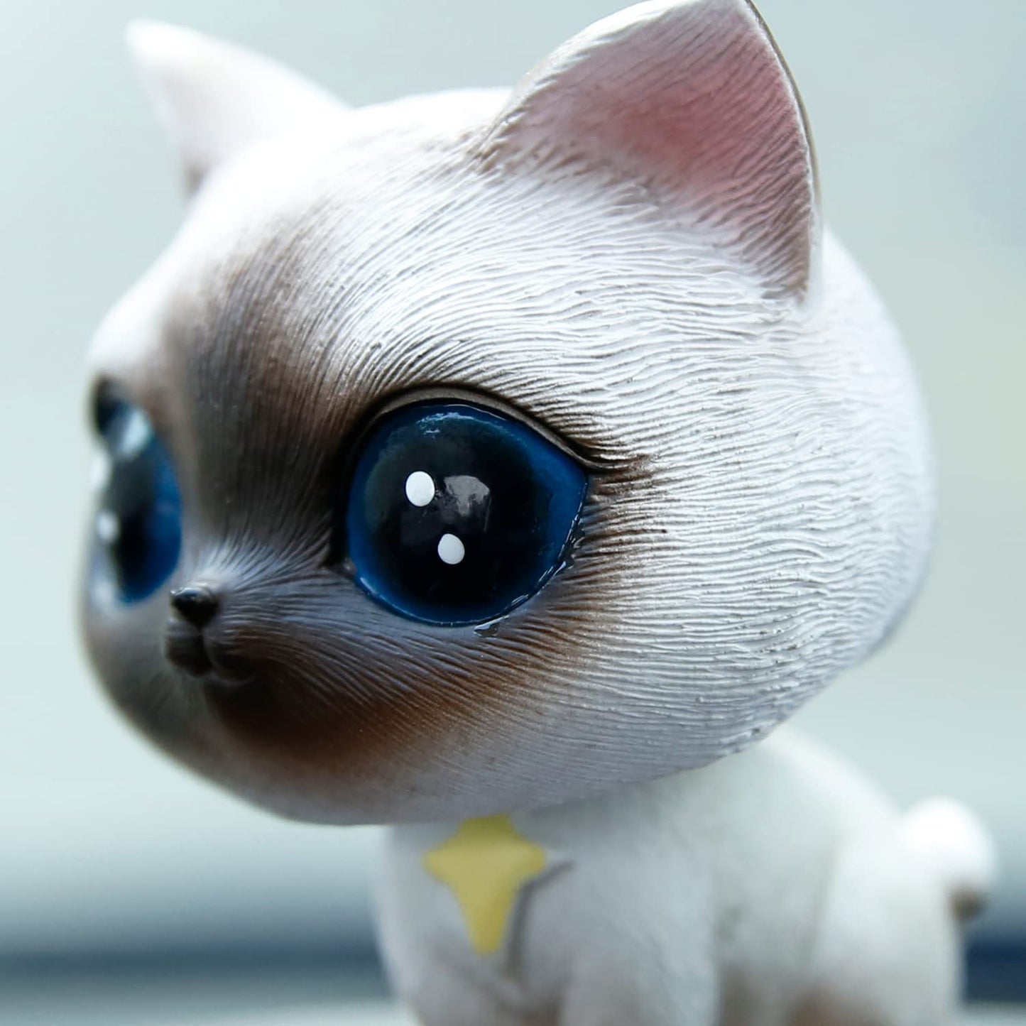 YGMONER Cat Bobblehead Ornament - Gray Resin Shake Head Decoration (Siamese) Model mgygs50269 for Car Dashboard