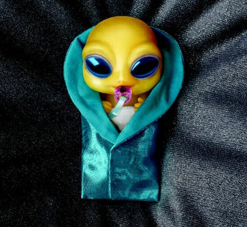 The Ashton-Drake Silicone Alien Baby Doll Celeste, 4 Inches, with Blanket, Diaper and Pacifier, Color Changing Skin