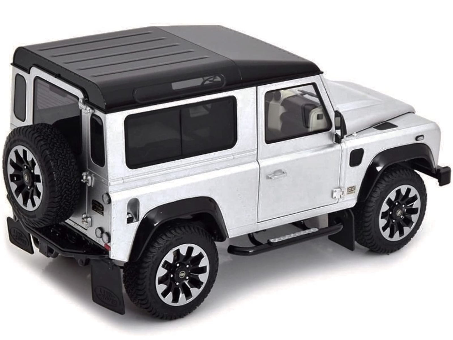 LCD MODELS 1/18 Defender 90 Works V8 70Th Edition 2018 LCD18007-Si