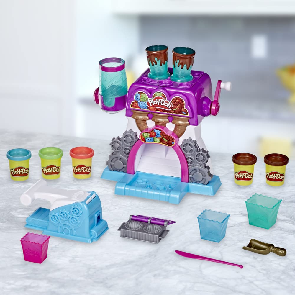 Play-Doh Kitchen Creations Candy Delight Playset for Kids 3 Years and Up with 5 Cans, Non-Toxic