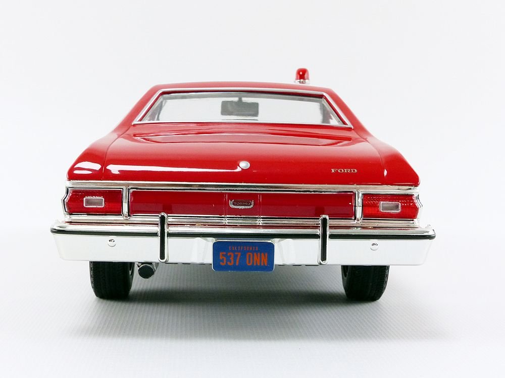 Greenlight 1/18 Diecast Model Car - 1976 Ford Gran Torino - Green - Small - Model 19017 - Starsky and Hutch TV Series