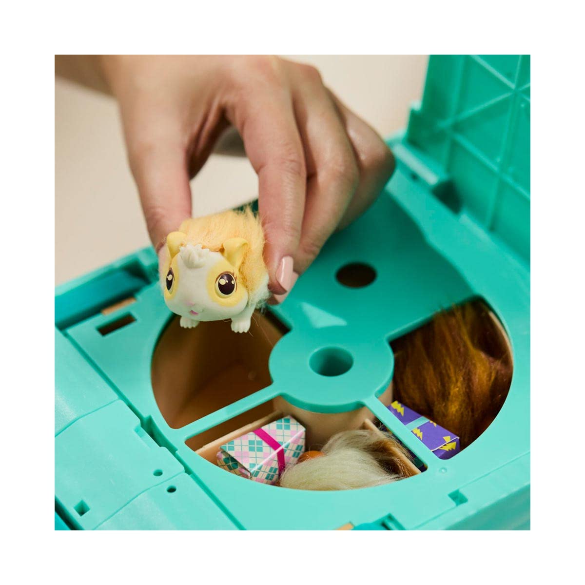Little Live Pets - Mama Surprise | Soft, Interactive Guinea Pig And Her Hutch, And Her 3 Babies. 20+ Sounds & Reactions. For Kids Ages 4+, Multicolor, 7.8 X 11.93 X 11.38 Inches