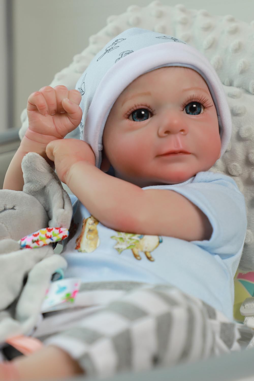 Scom Lifelike Reborn Baby Dolls-17 Inch Felicia Real Life Baby Dolls With Soft Cloth Body, Newborn Baby Dolls With Gift Box For
