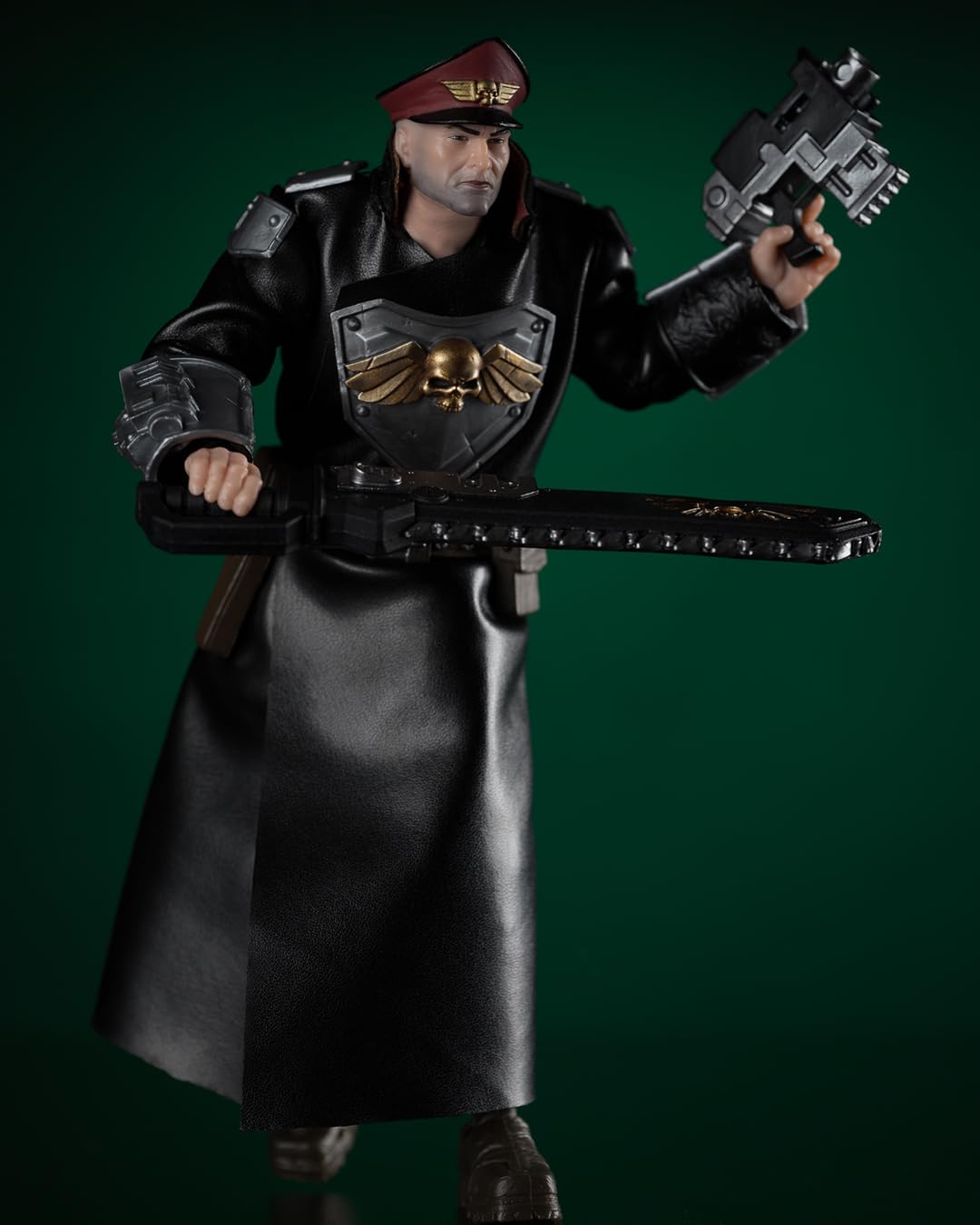 McFarlane Toys - Warhammer 40,000 Commissar (Astra Militarum) 7in Figure