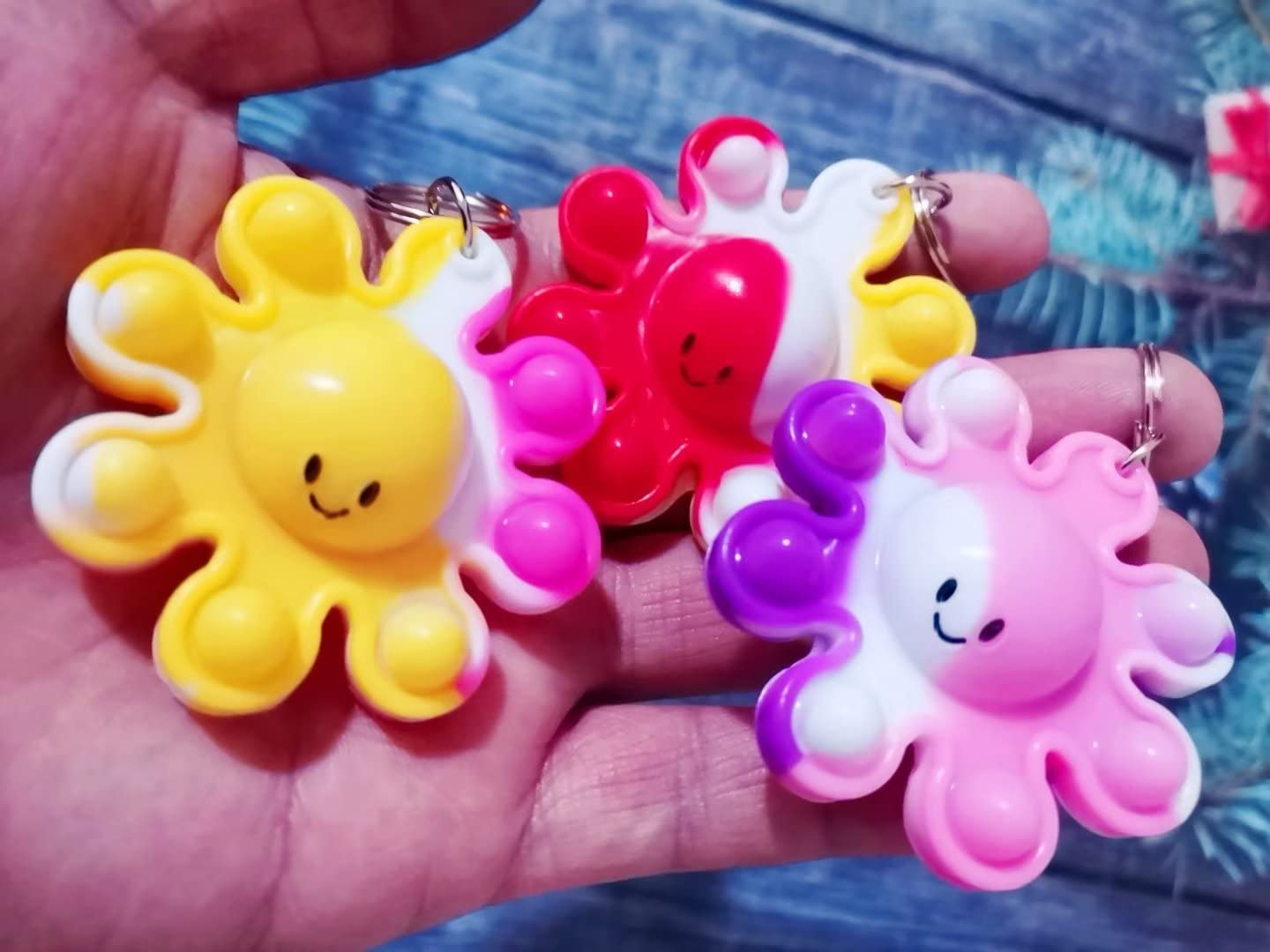 Roaqua Mini Octopus Backpack Keychains - 30 Packs Fidget Gifts, Silicone, 2.0x2.0x0.5 inches, Perfect for Students & Party Favors