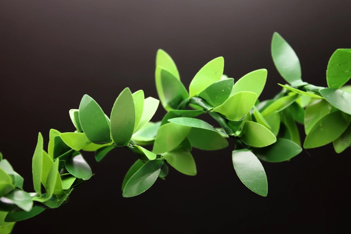Aorvoras Mini Leaf Garland - 11ft Green Plastic Ivy Vine for Dollhouse, Weddings & Decor, Model CY-116-HH
