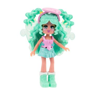Royale High 3    School Spirit Fashion Pack: Art - Light Series 1-1 Figure With 15 Accessories - Wings Become Rings - Virtual It