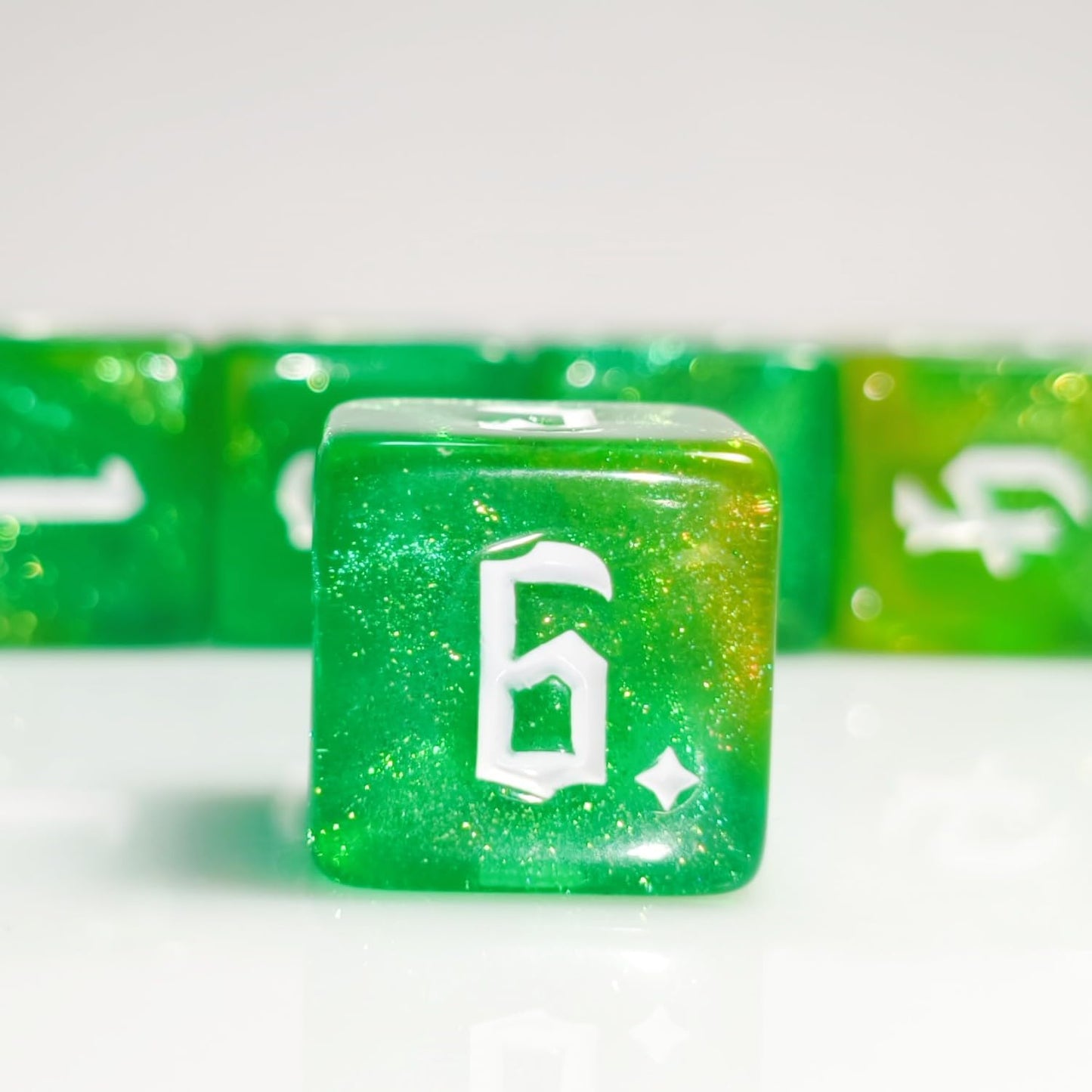 10 Pc D6 Dice 16Mm Acrylic Dice Set For Rpg Mtg Dnd Dice Table Games And Board Games (Green)
