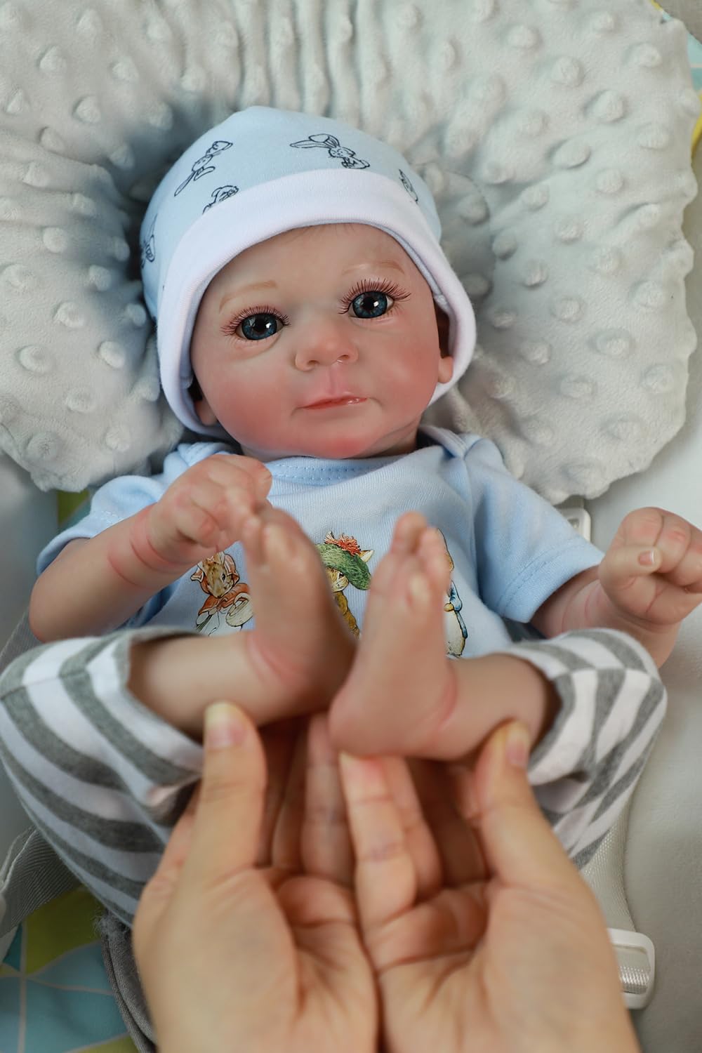 Scom Lifelike Reborn Baby Dolls-17 Inch Felicia Real Life Baby Dolls With Soft Cloth Body, Newborn Baby Dolls With Gift Box For