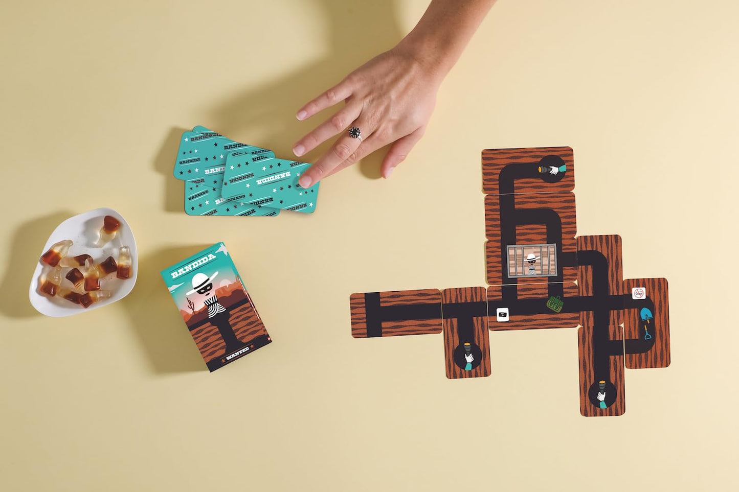 Helvetiq Bandida Card Game - Exciting Sequel With New Challenges! Fun Strategy Game For Family Game Night, Cooperative Game For Kids & Adults, Ages 6+, 1-4 Players, 15 Minute Playtime, Made
