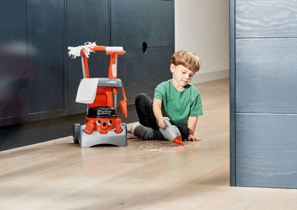 Casdon Henry Deluxe Cleaning Trolley Set - Red Toy Playset with Hand Vacuum - 19.5 x 29 x 48.3 cm - Kids Age 3+