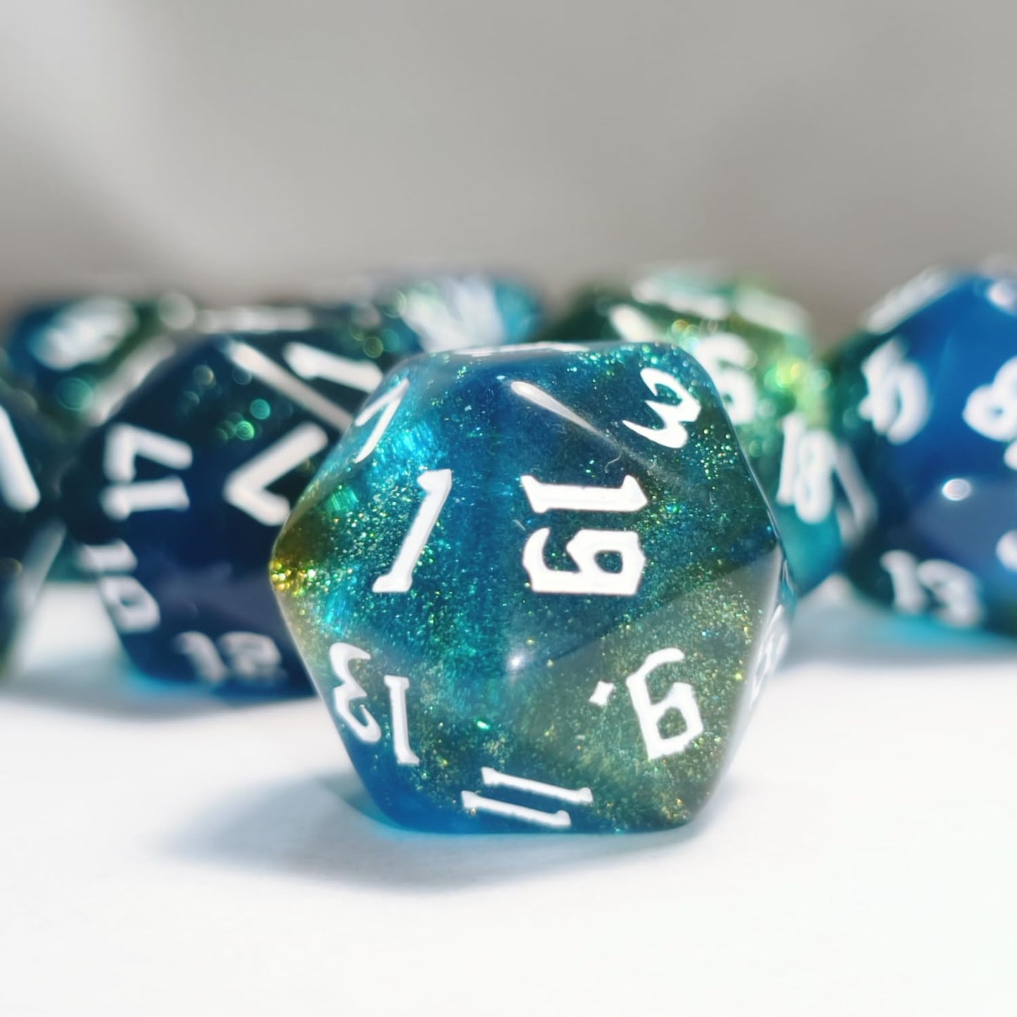 10Pcs D20 Polyhedral Dice Set 22Mm For Dnd Rpg Mtg Dungeons And Dragons Dice (Blue + Curry)