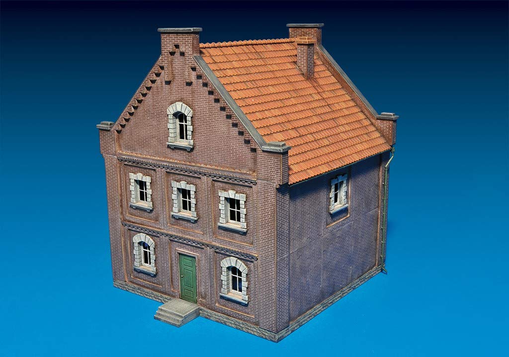 Miniart 1:72 Scale City Building Kit (Multi-Colour)