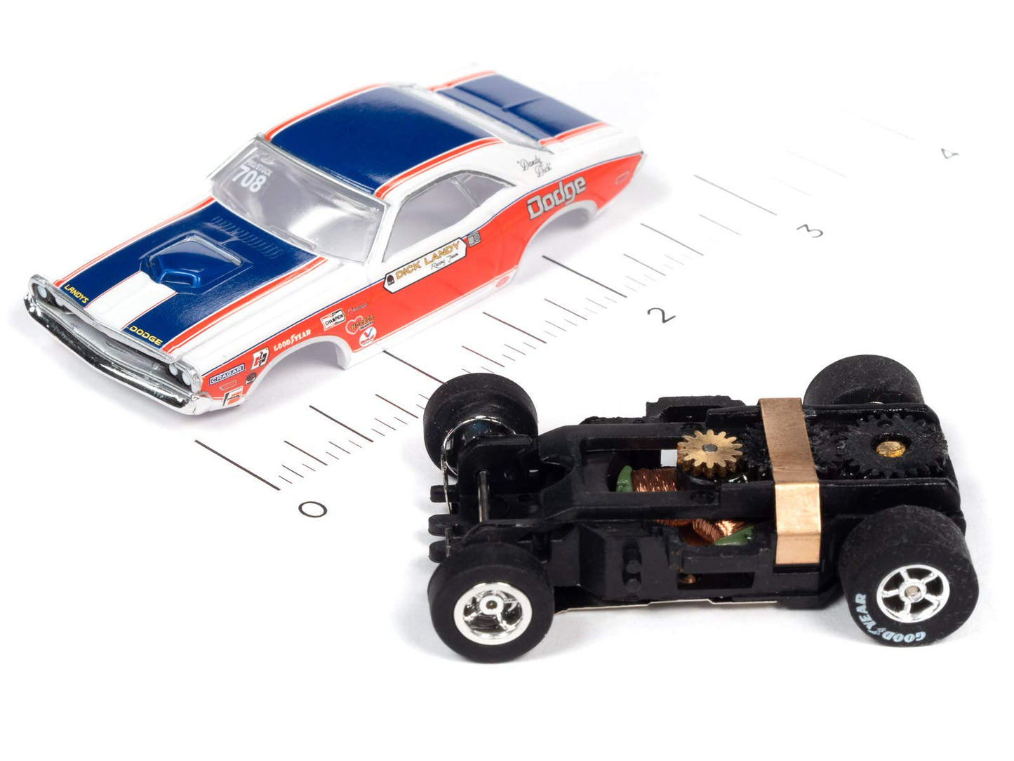 Auto World Xtraction R32 1971 Dodge Challenger Dick Landy Ho Scale Slot Car