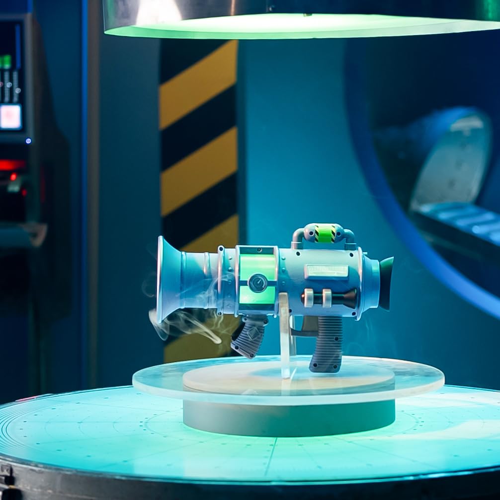 Minions Despicable Me 4 - The Ultimate Fart Blaster | Blasts Out Real Fart Rings Of Fog | Plays 15 Different Fart Sounds | Light