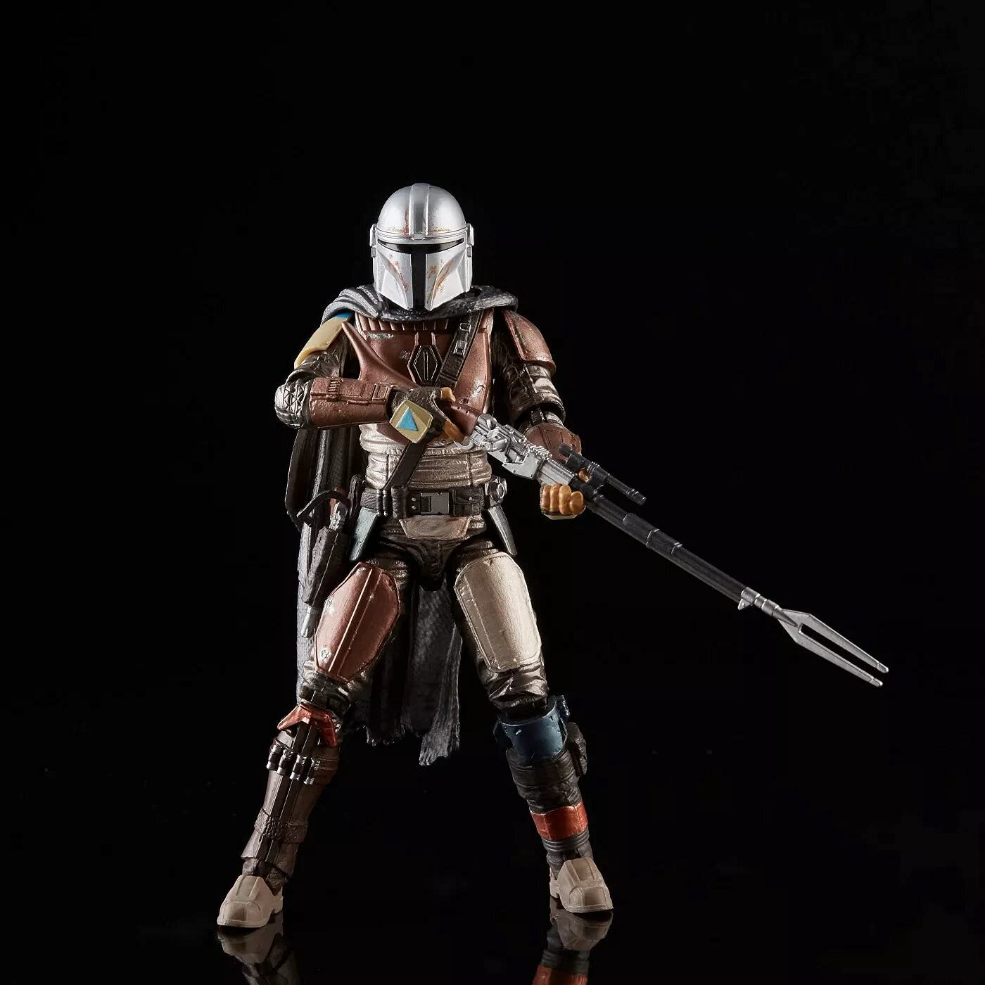 Star Wars The Black Series 6' Carbonized The Mandalorian (Target Exclusive).