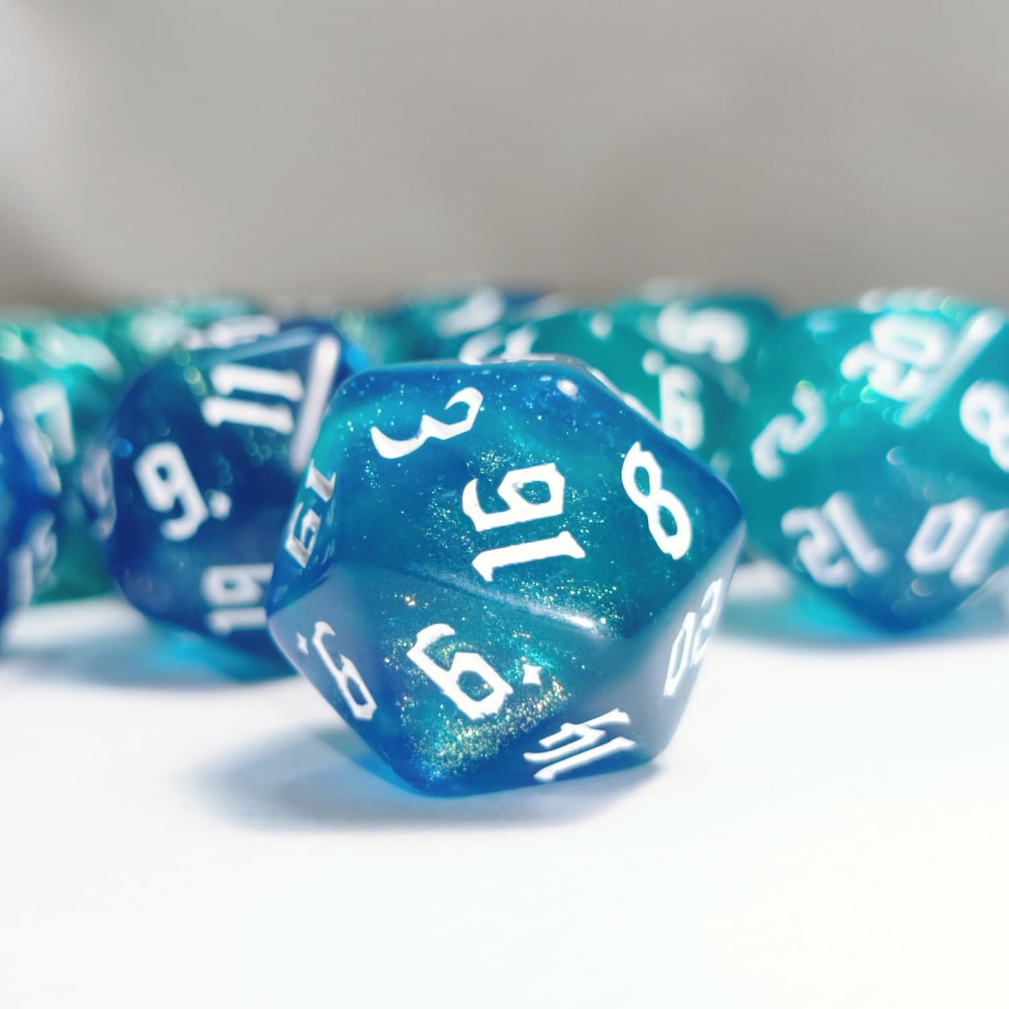 10PCs D20 Polyhedral Dice Set 22mm for DND RPG MTG Dungeons and Dragons Dice (Blue + Cyan)