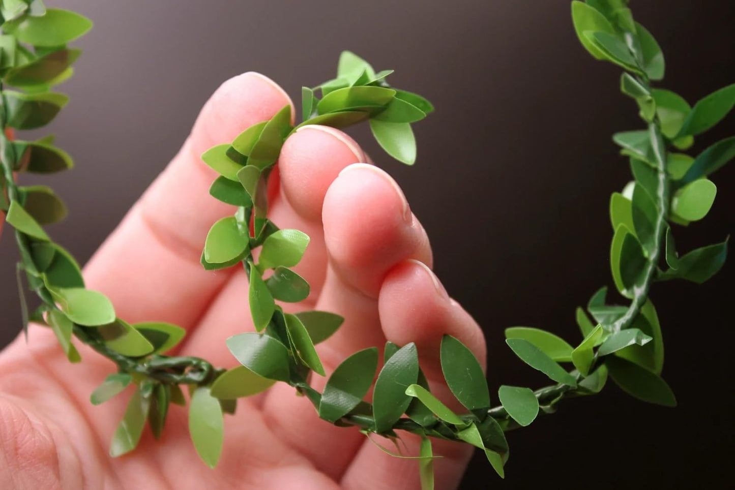 Aorvoras Mini Leaf Garland - 11ft Green Plastic Ivy Vine for Dollhouse, Weddings & Decor, Model CY-116-HH