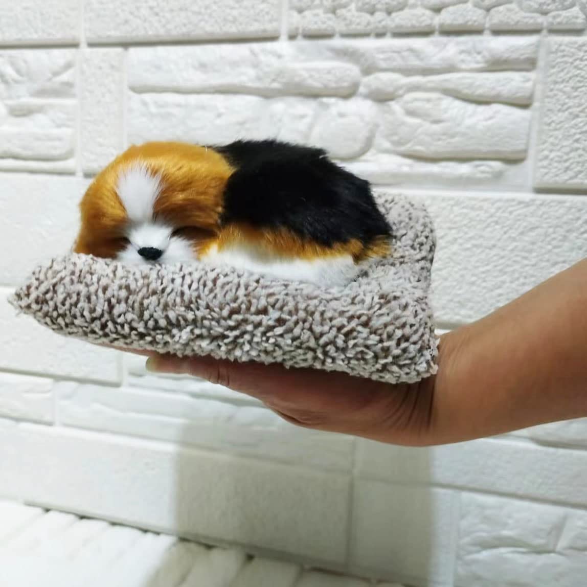 KKUSSOLL Realistic Small Beagle Dog Plush, Kawaii Fluffy Hand Size Animal Decorations for Inside