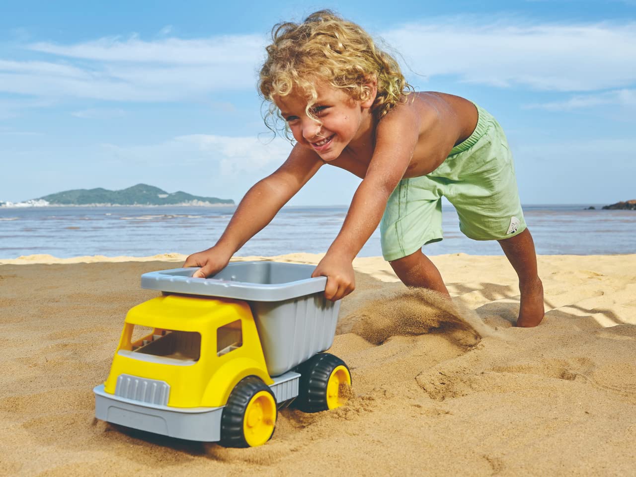 Hape Load & Tote Dump Truck Indoor/Outdoor Beach Sand Toy Toys, Yellow