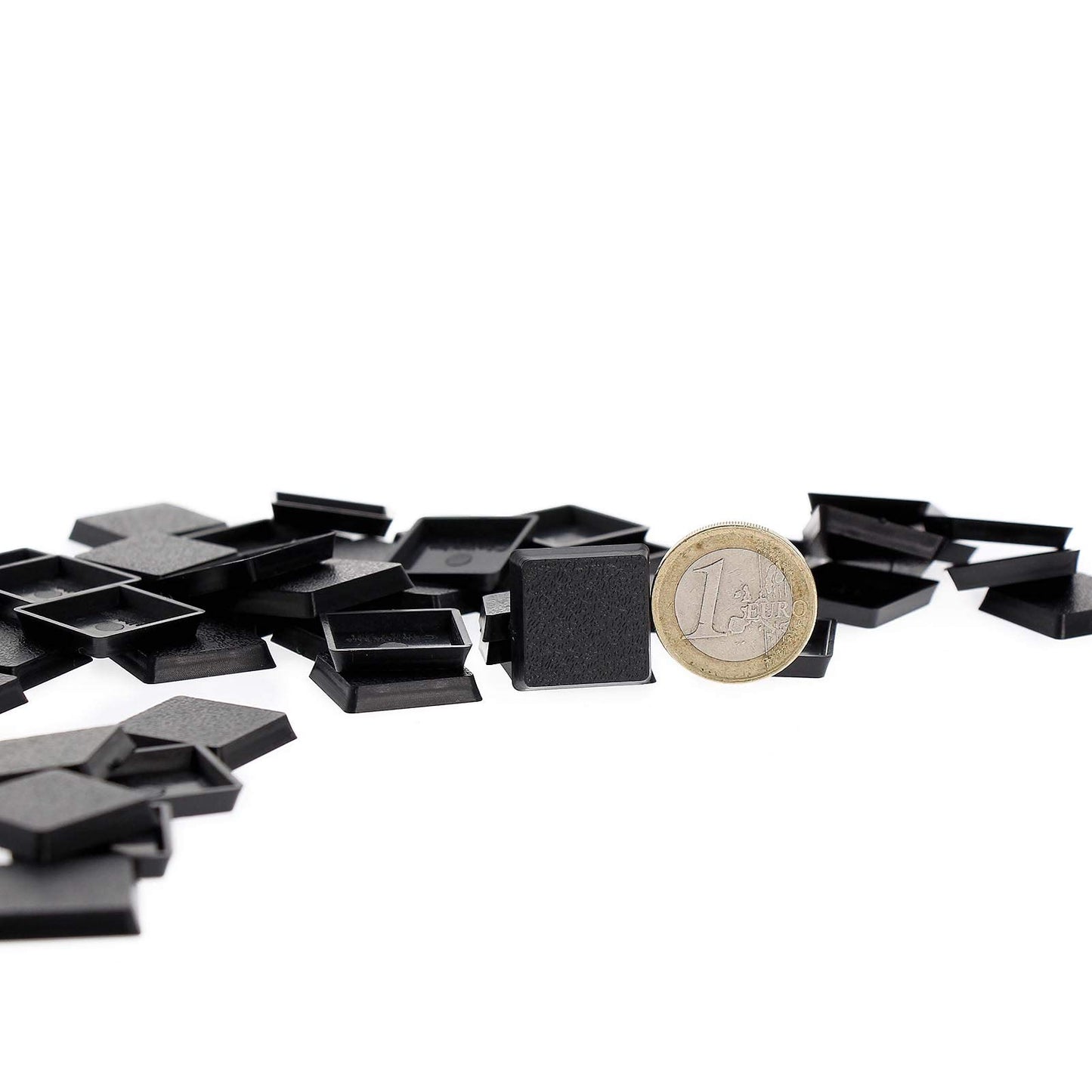 Evemodel 100Pcs 20Mm Square Black Miniature Model Bases For Tabletop Or Miniature Wargames (20Mm(0.78Inch), 100Pcs)