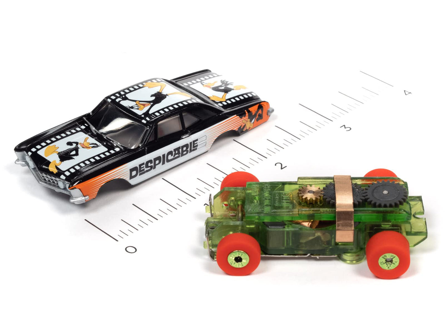 Auto World Thunderjet R33 Looney Tunes Daffy Duck - 1963 Buick Riviera Ho Scale Slot Car