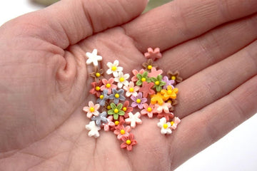 Micro Resin Daisy Blooms, Dollhouse Miniature Polyresin Flowers, Terrarium Fairy Garden Dolls Toy, Terrarium, Zen Garden, Fairy