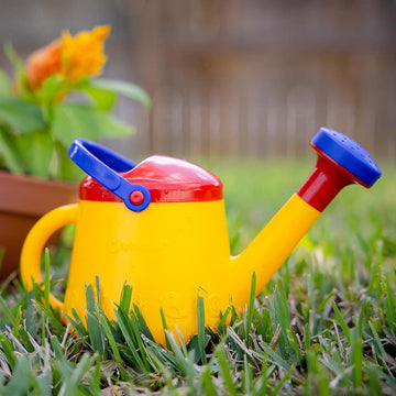 Spielstabil Classic Yellow Watering Can - with 2 Handles for Ages 18 Months and Up - Holds 1 Liter (Made in Germany)