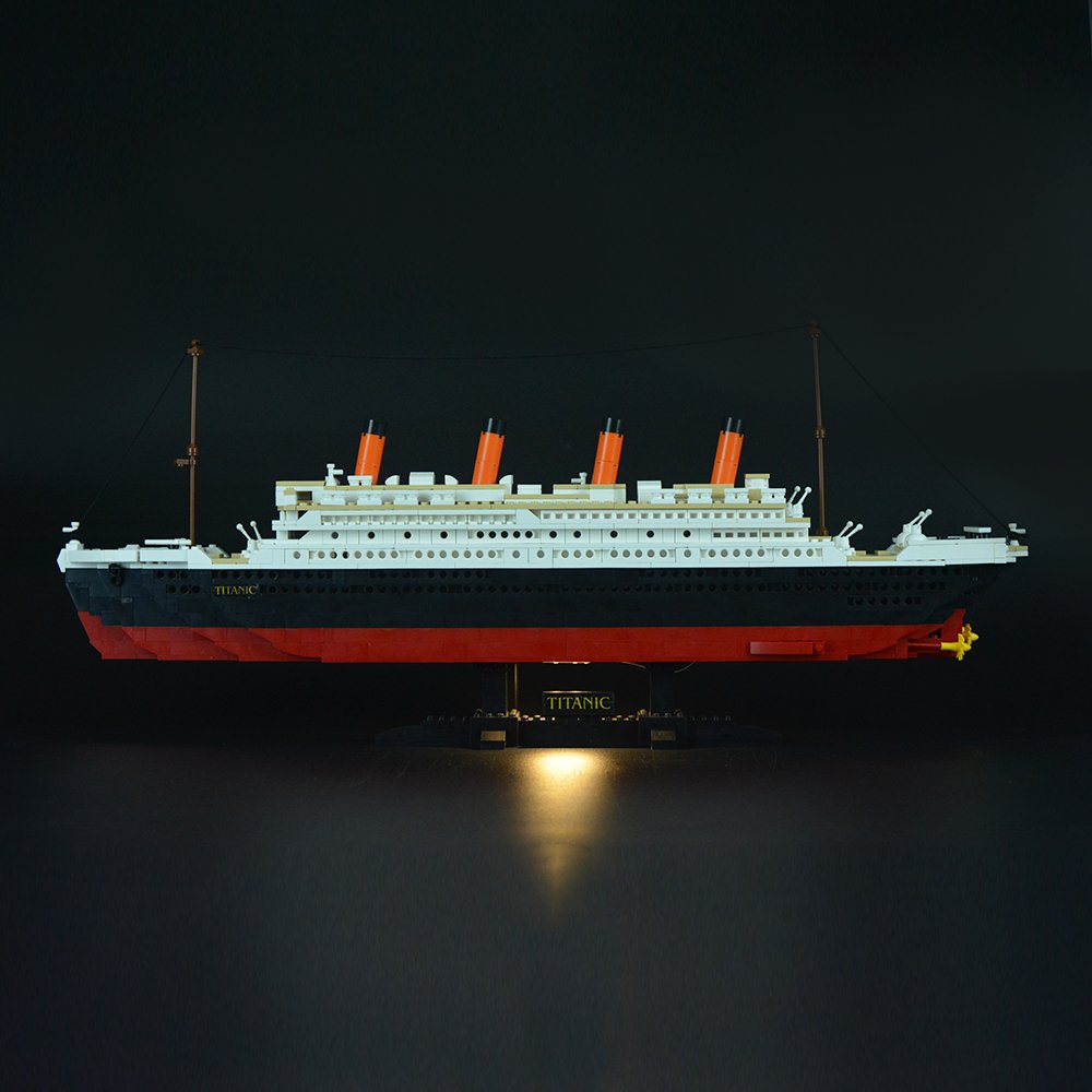 Susengo Building Bricks For Titanic 1021 Pieces Block Model Kit