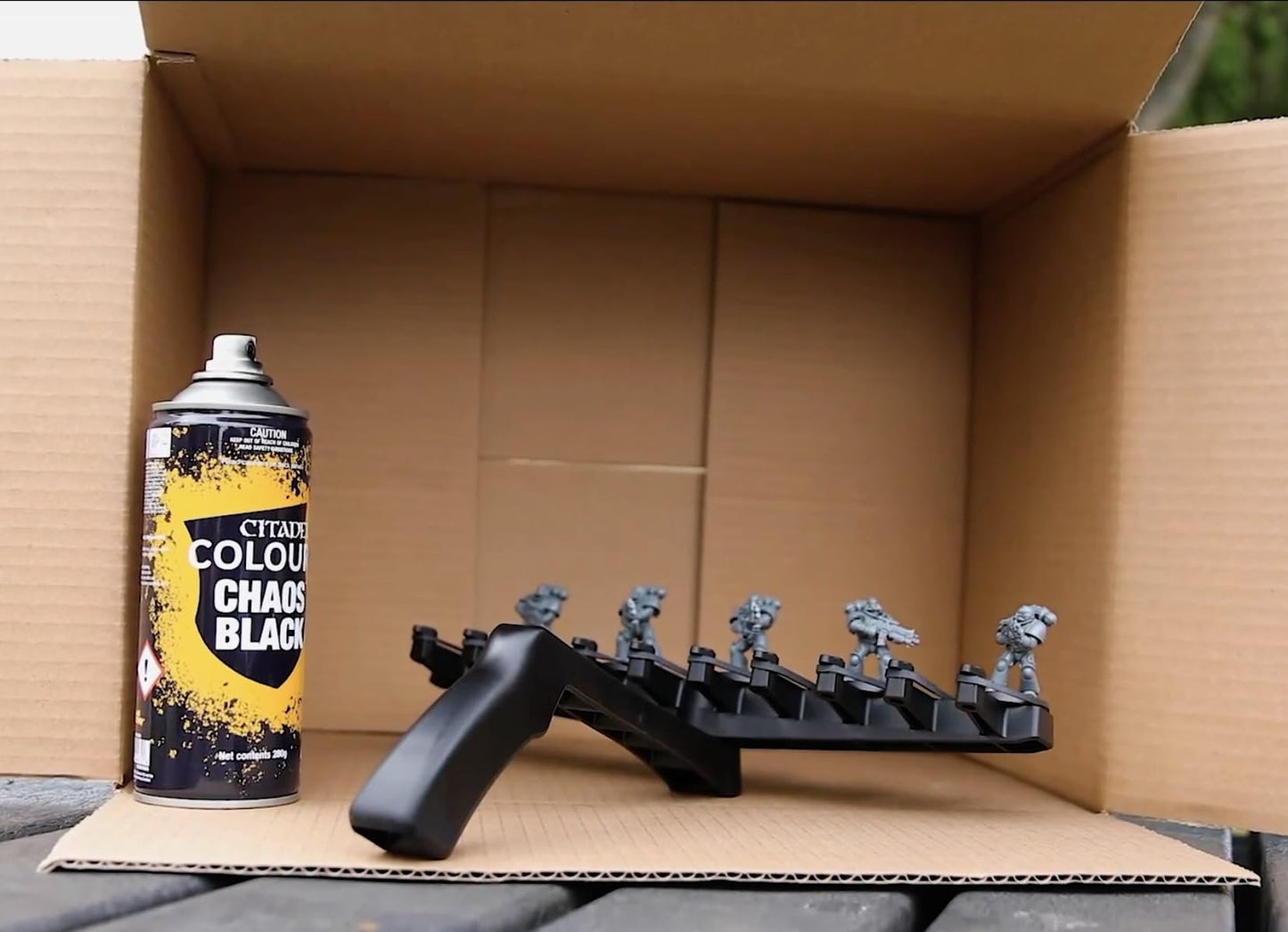 Games Workshop Citadel Bombe sous-couche - A  rosol Chaos Black