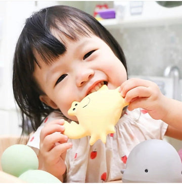Tikiri Toys Ocean Buddies Crab Natural Rubber Rattle (Yellow)