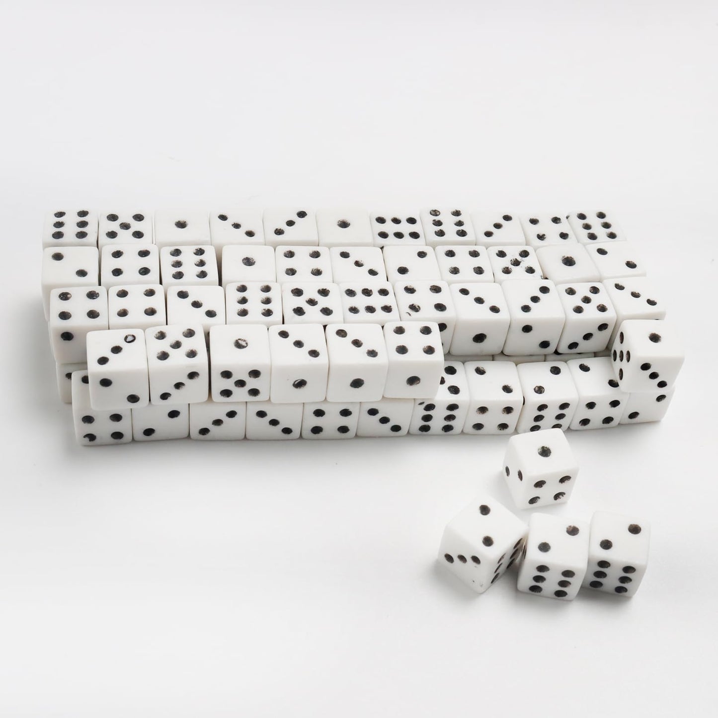 300 Pieces Dices Set Mini Dice 6 Sided Game Dices Tiny Square Corner Dice (0.27 Inch/7mm)
