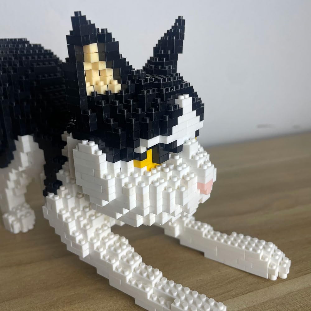 Alltogetho Cow Cat Model Micro Mini Building Block Toys Sets: Enjoy Layered Black-And-White Patterns With The Dynamic Running Po