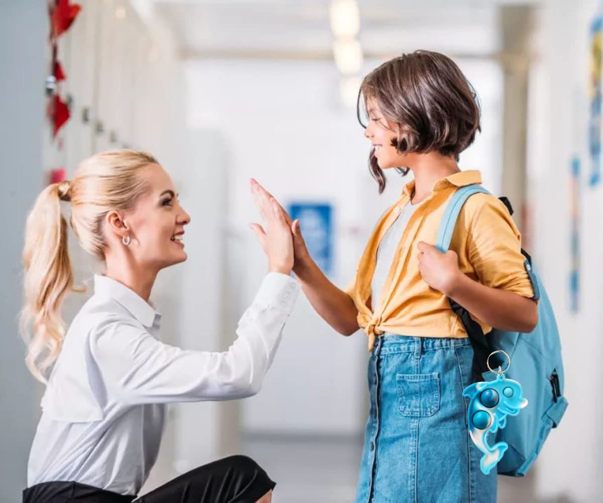 30Pcs Rainbow Bulk Dolphin Shape Mini Pop Keychain Toys For Kids Summer Party Favors Gifts, Prizes, Small Sensory Simple Tie-Dye