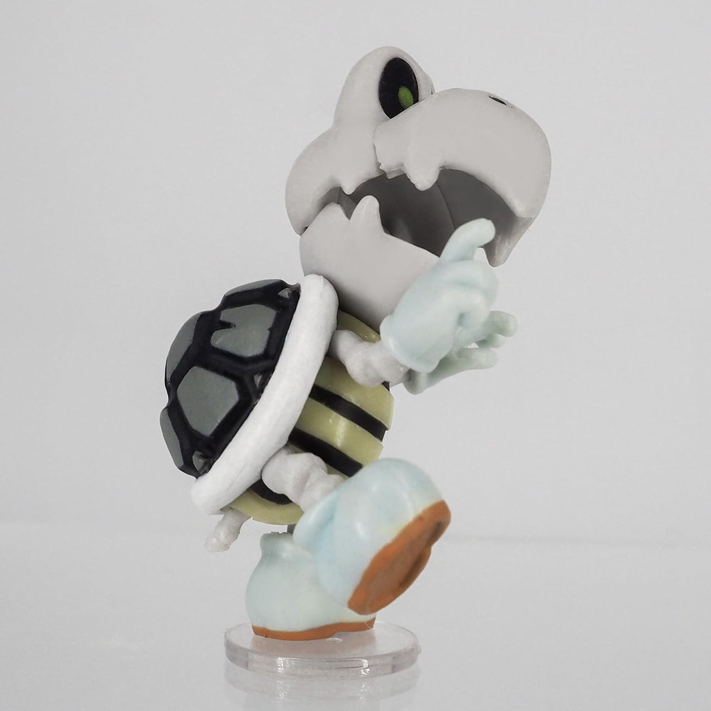 Sanei Boeki Super Mario Figure Collection Dry Bone 1.57 X 1.57 X 1.96 Inches Fcm-023 Japan Import With Original Stylus Ballpoint Touch Pen