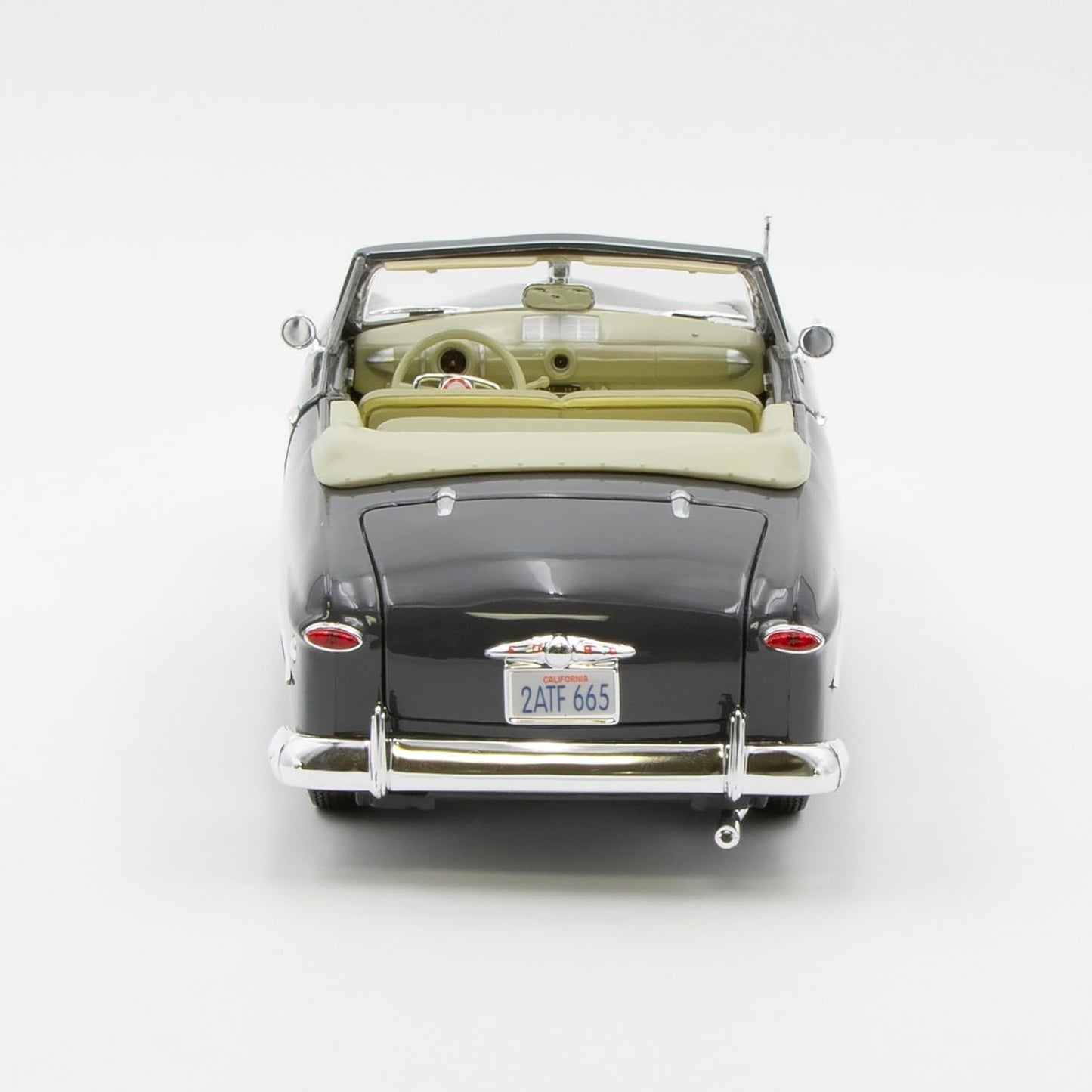 1949 Ford Convertible, Gray - Maisto 31682 - 1/18 Scale Diecast Model Toy Car