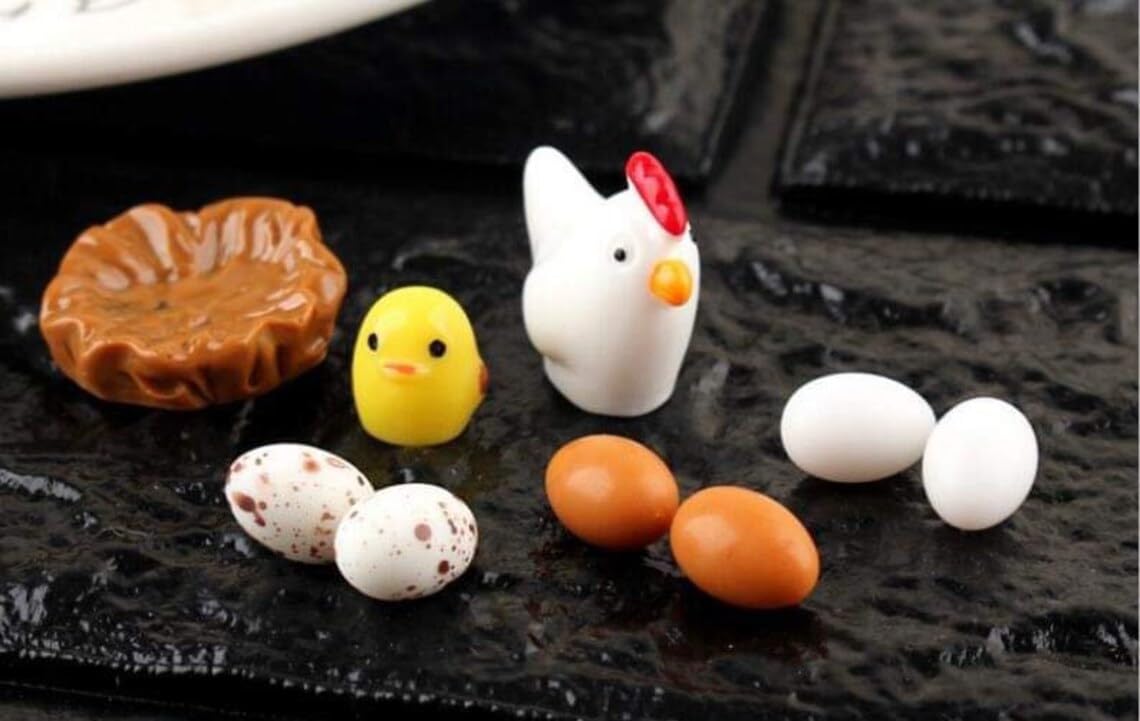 Mini Resin Tiny Hen Chick and Eggs, Dollhouse Miniature Tiny Hen Chick and Eggs, Terrarium Fairy Garden Dolls Toy, Mini Micro La