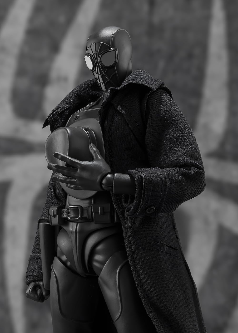 TAMASHII NATIONS S.H.Figuarts Spider-Man Noir & Spider-Ham Action Figure, Small, Polyvinyl Chloride, Model BAS67536