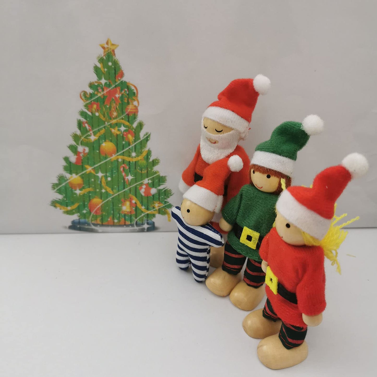 Hystyle 7 Pack Wooden Doll House With Family Dolls & Pretend Play Figures (Christmas)