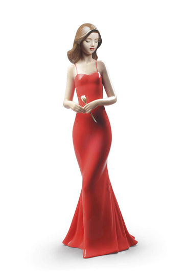 Nao The Elegance Of A Rose. Porcelain Woman Figure.