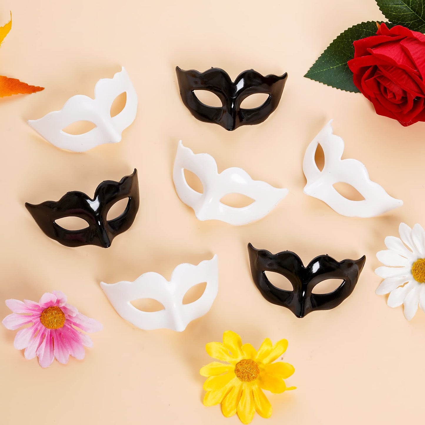 Yookat 20 Pieces Mini Masquerade Masks - Small Mardi Gras And Venetian Vintage Antique Masks (Black And White, Small)